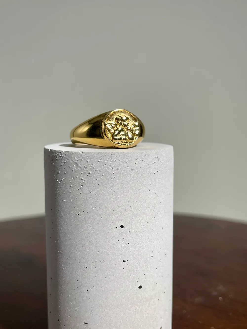 UN:IK Essentials Angel Signet Ring - Gold