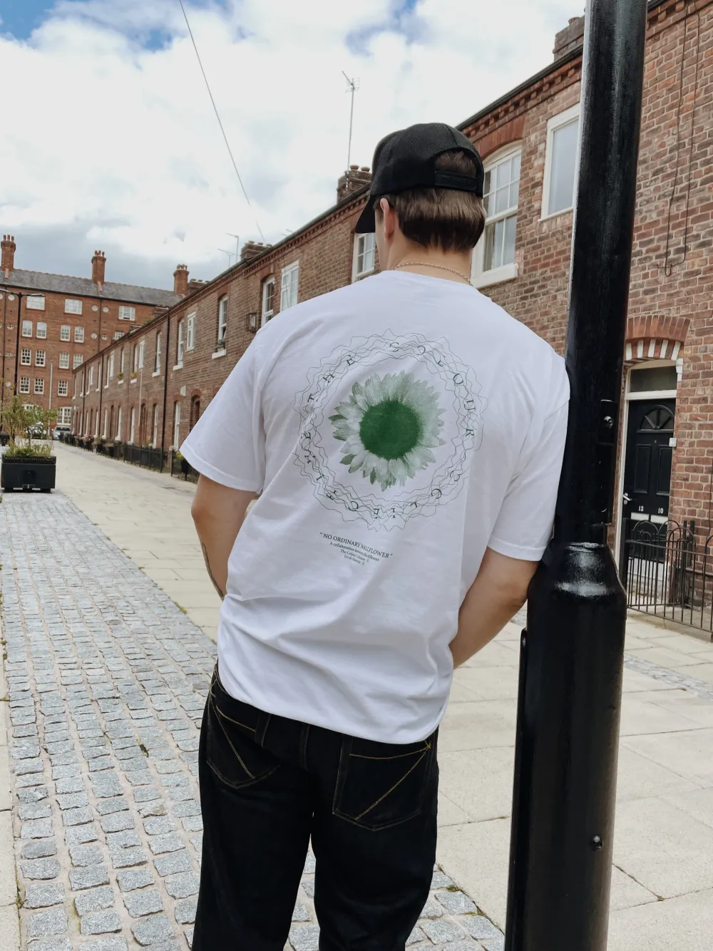 The Colour Collective Colour Collective 'Original Wallflower' Tee - White