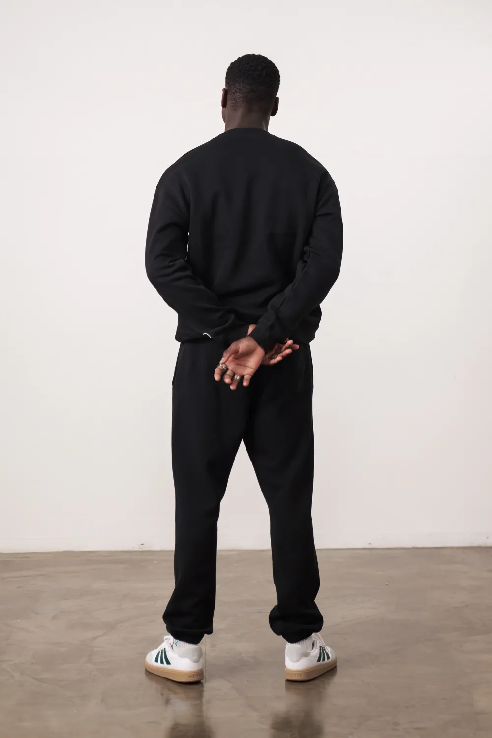 UN:IK Essentials Essentials Premium Sweater - Black