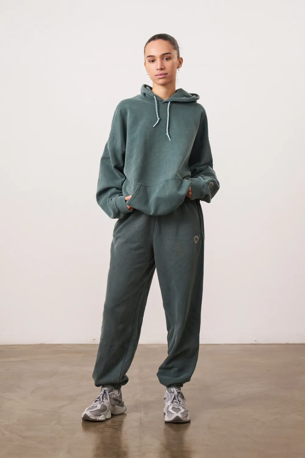 UN:IK Essentials Essentials Vintage Washed Joggers - Forest