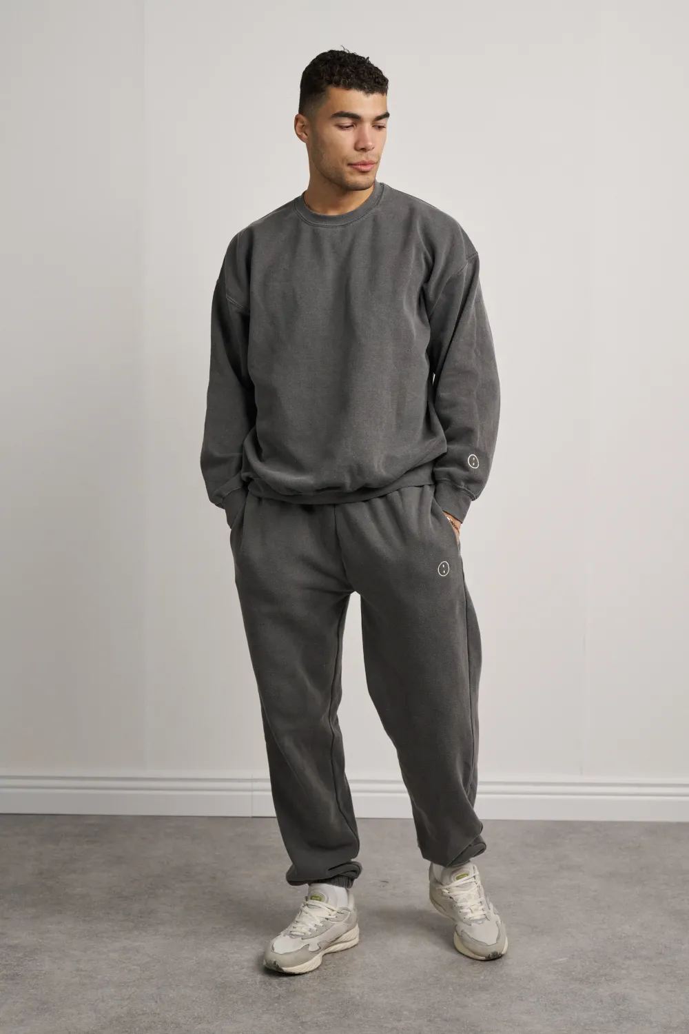 UN:IK Essentials Essentials Vintage Washed Sweater - Charcoal