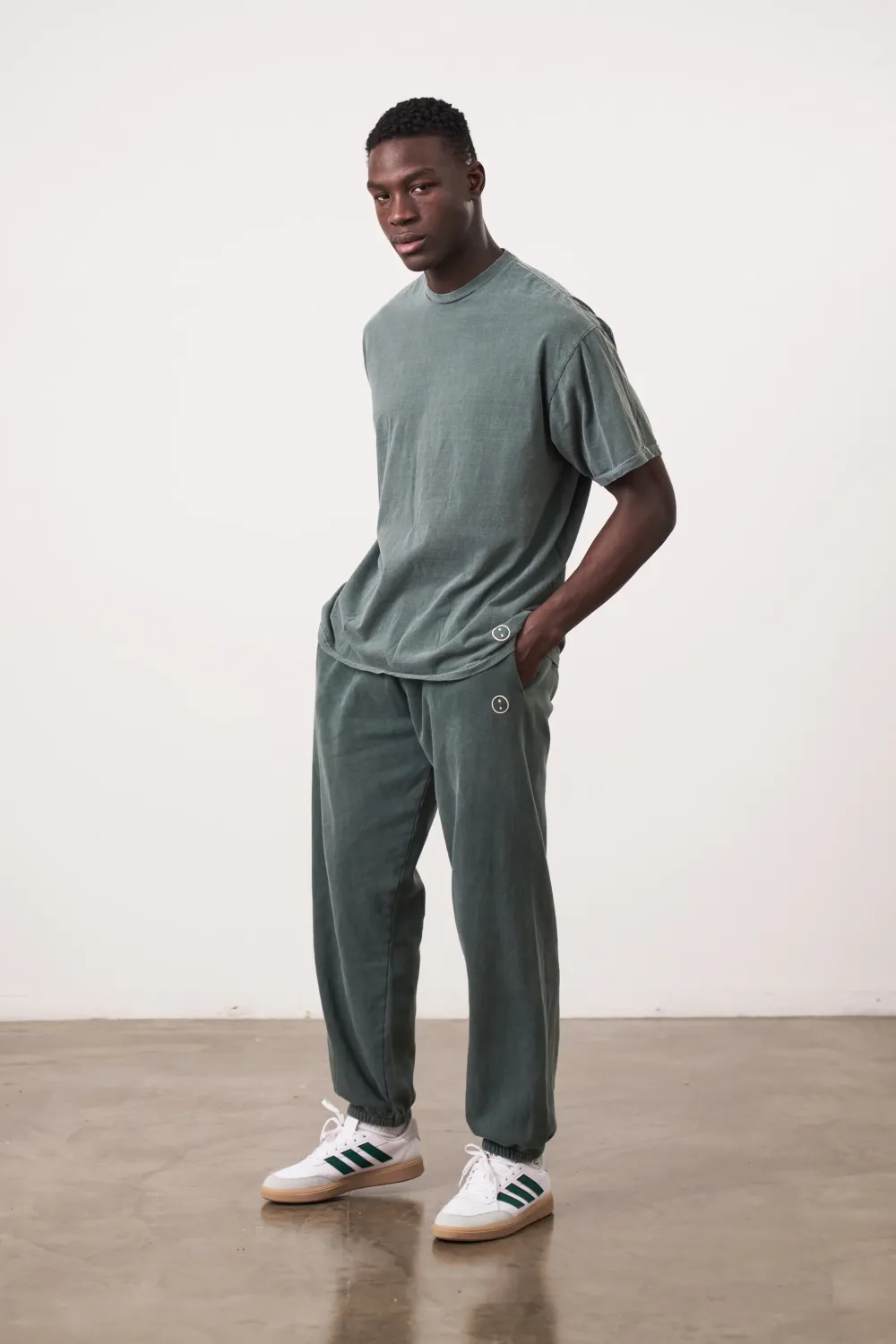 UN:IK Essentials Essentials Vintage Washed Tee - Forest
