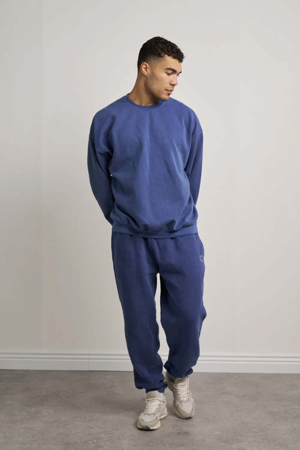 UN:IK Essentials Essentials Vintage Washed Sweater - Navy