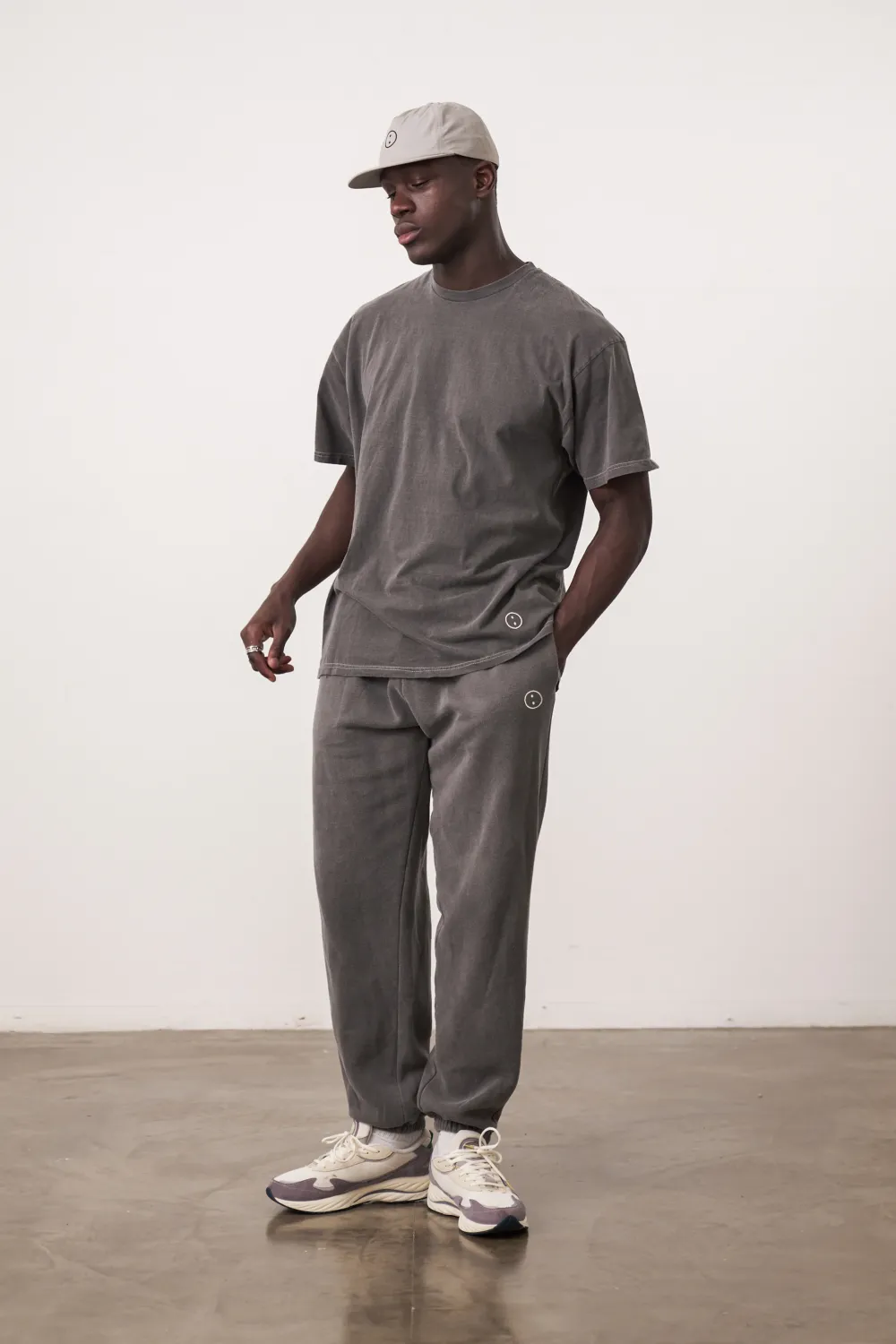 UN:IK Essentials Essentials Vintage Washed Tee - Charcoal
