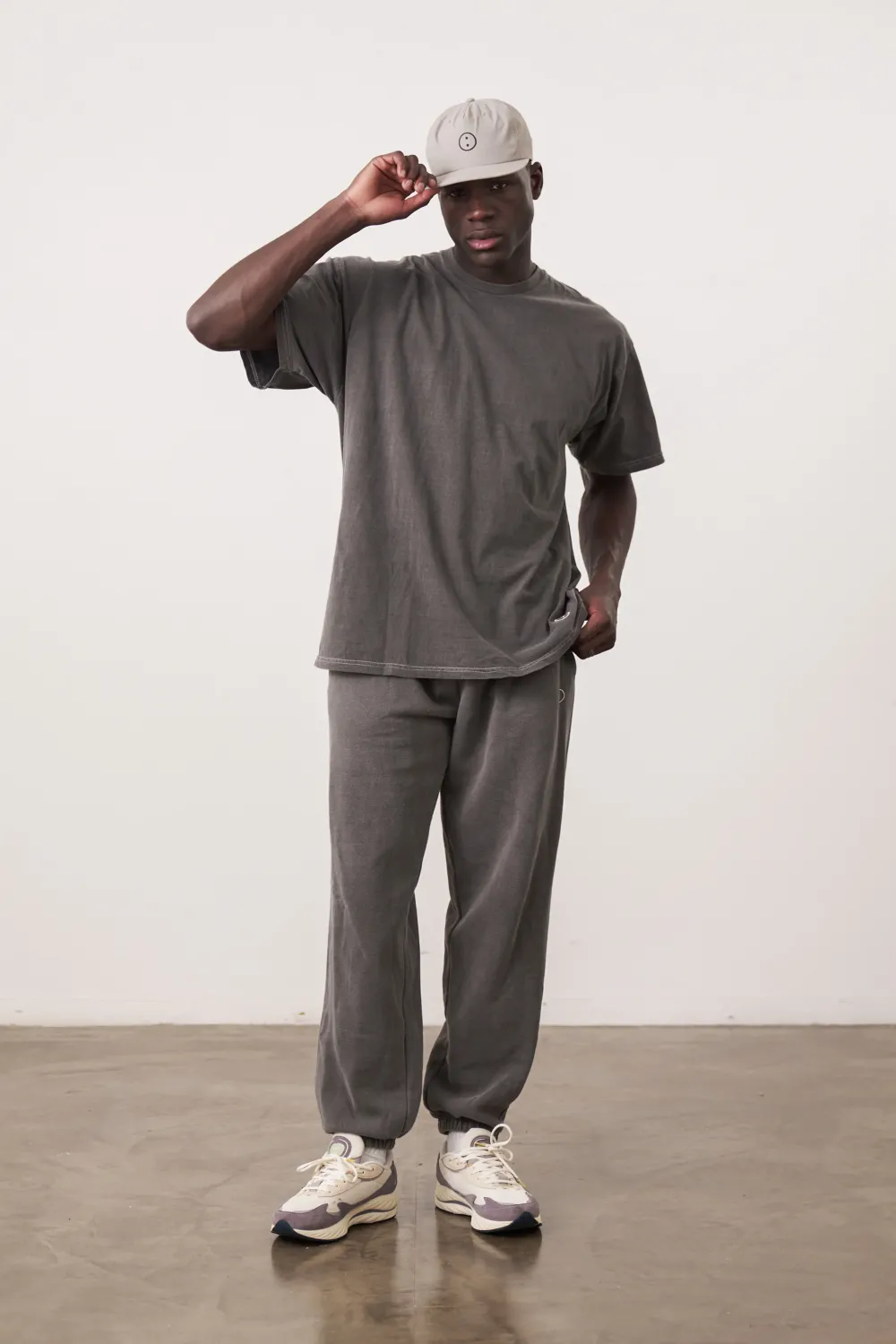 UN:IK Essentials Essentials Vintage Washed Tee - Charcoal