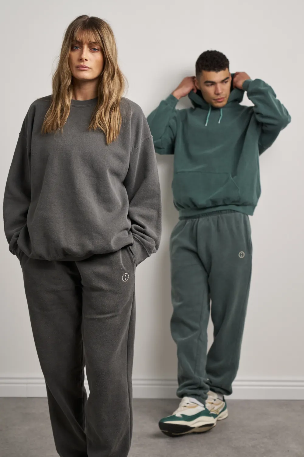 UN:IK Essentials Essentials Vintage Washed Sweater & Jogger Set - Charcoal