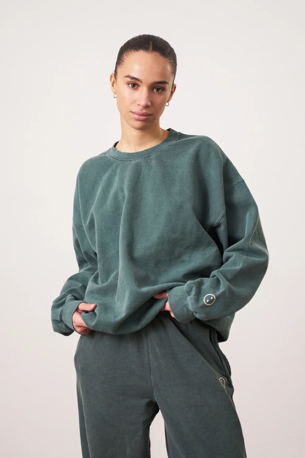 UN:IK Essentials Essentials Vintage Washed Sweater - Forest