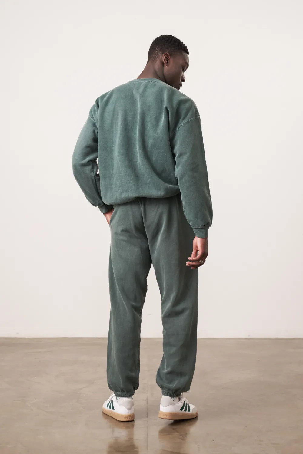 UN:IK Essentials Essentials Vintage Washed Sweater - Forest