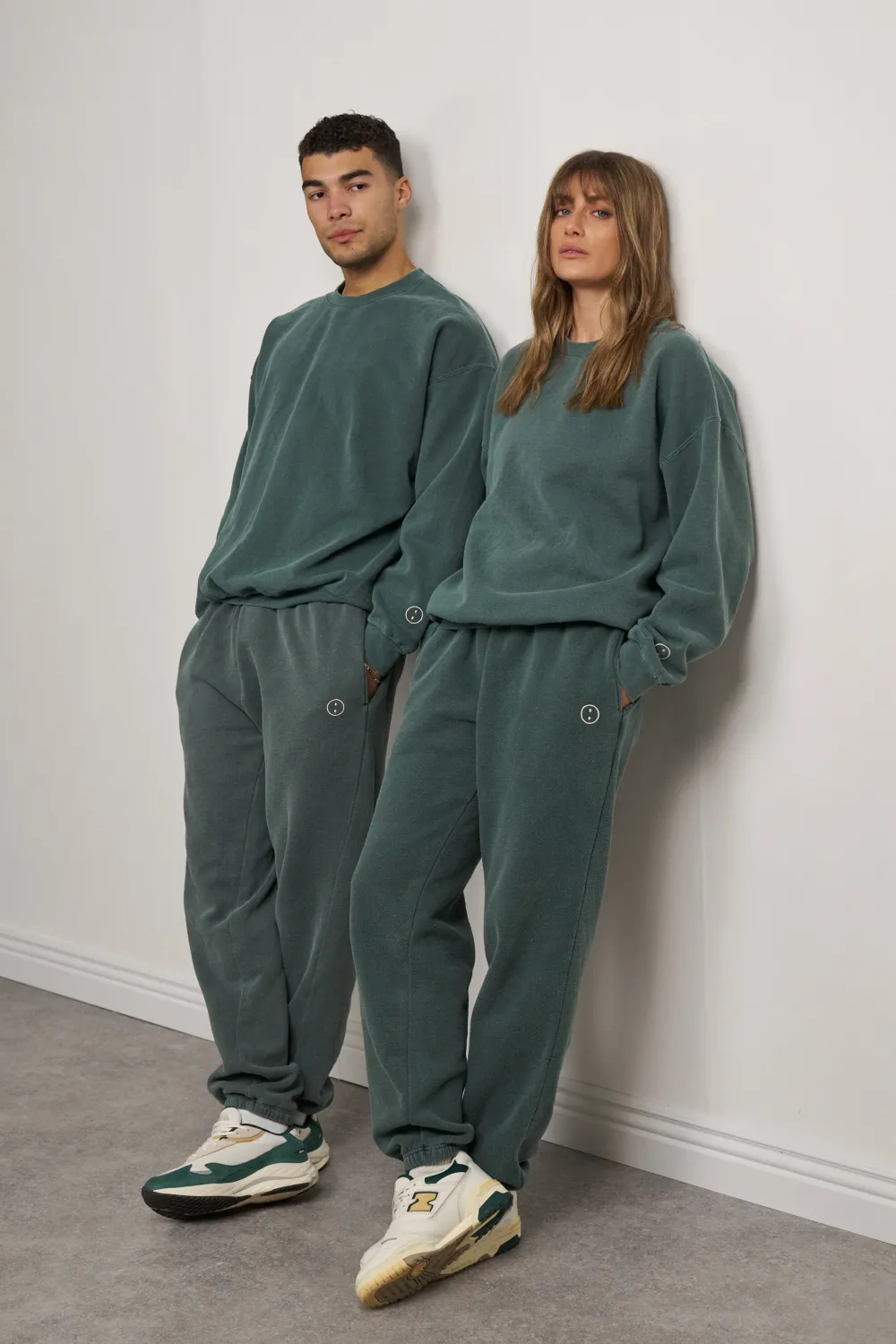 UN:IK Essentials Essentials Vintage Washed Sweater - Forest