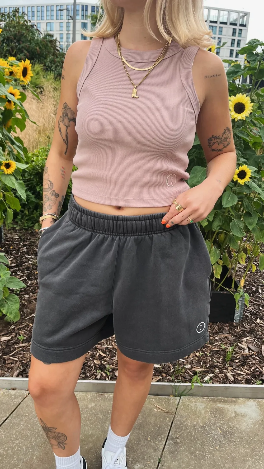 UN:IK Essentials Essentials WMNS Embroidered Crop Rib Tank - Hazy Pink