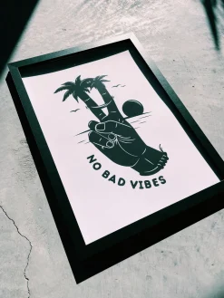 UN:IK Essentials NO BAD VIBES PRINT