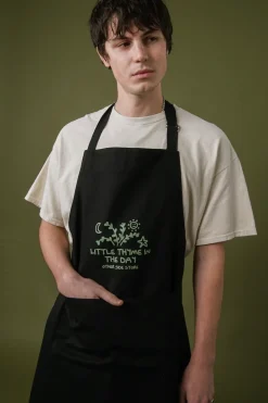 Other Side Store 'Little Thyme' Apron - Black