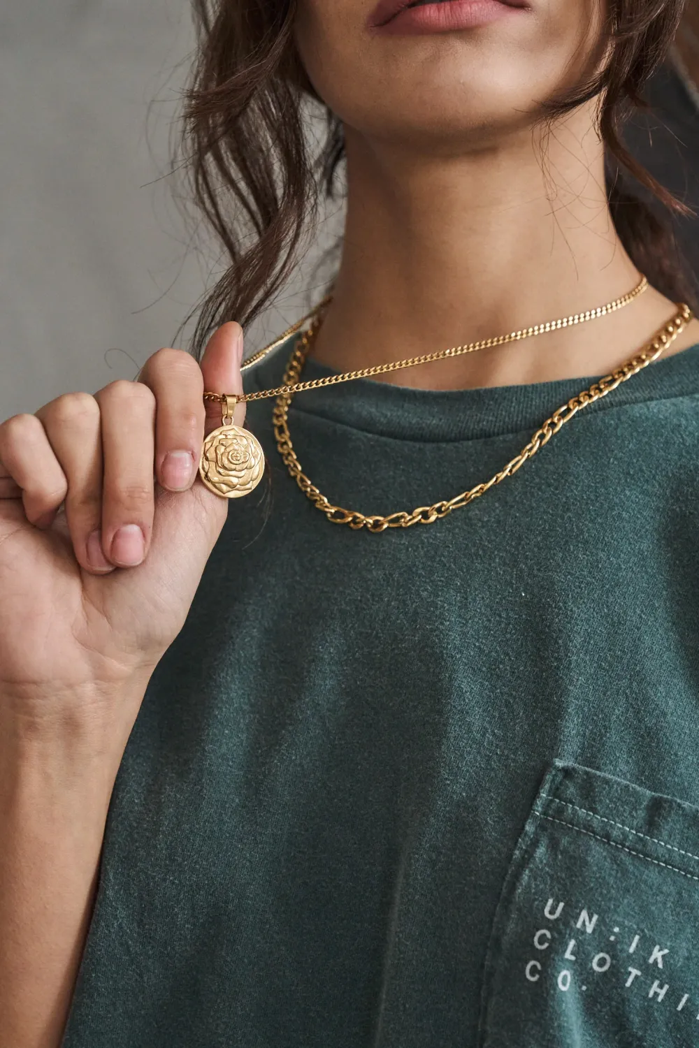 UN:IK Essentials Rose Pendant Necklace - Silver / Gold