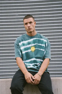 Seasonal Hero 'Trippy Smiler' Tie Dye Washed Tee - Green & White