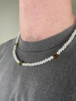 UN:IK Essentials Smiley Pearl Necklace