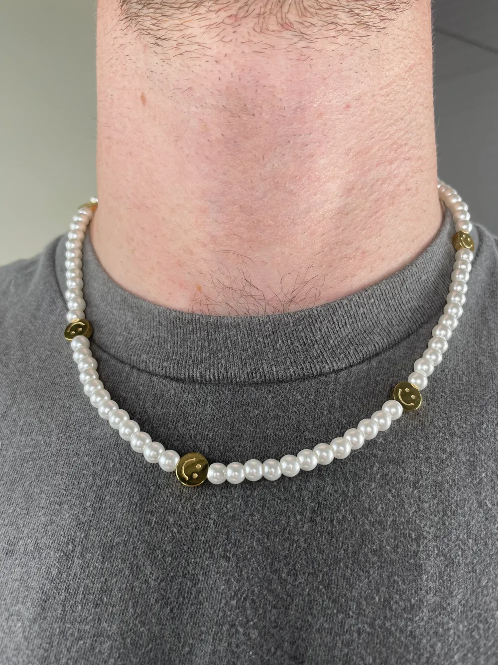 UN:IK Essentials Smiley Pearl Necklace
