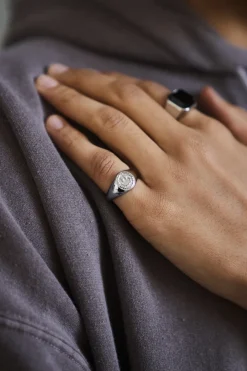 UN:IK Essentials Trippy Signet Ring - Silver