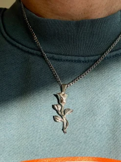 UN:IK Essentials Valentine Pendant Necklace - Silver / Gold