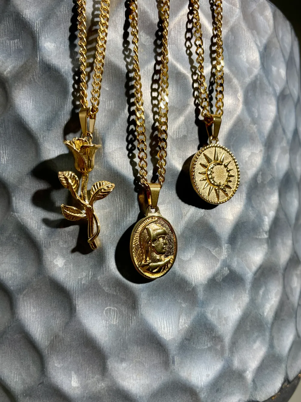 UN:IK Essentials Valentine Pendant Necklace - Silver / Gold